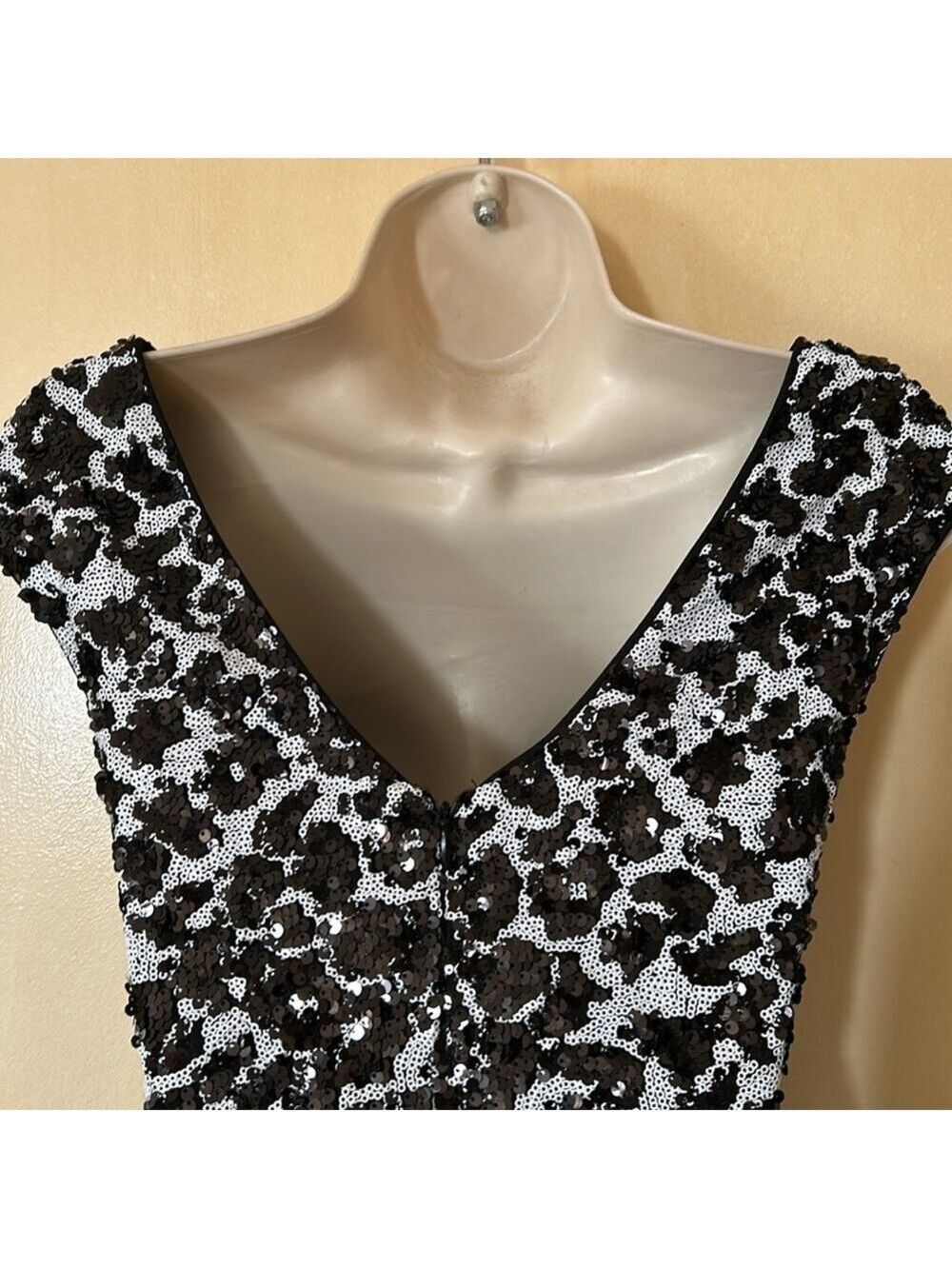Guess black and white sequin mini sheath dress size 0 - Picture 7 of 11